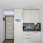 M&m In Apartment *